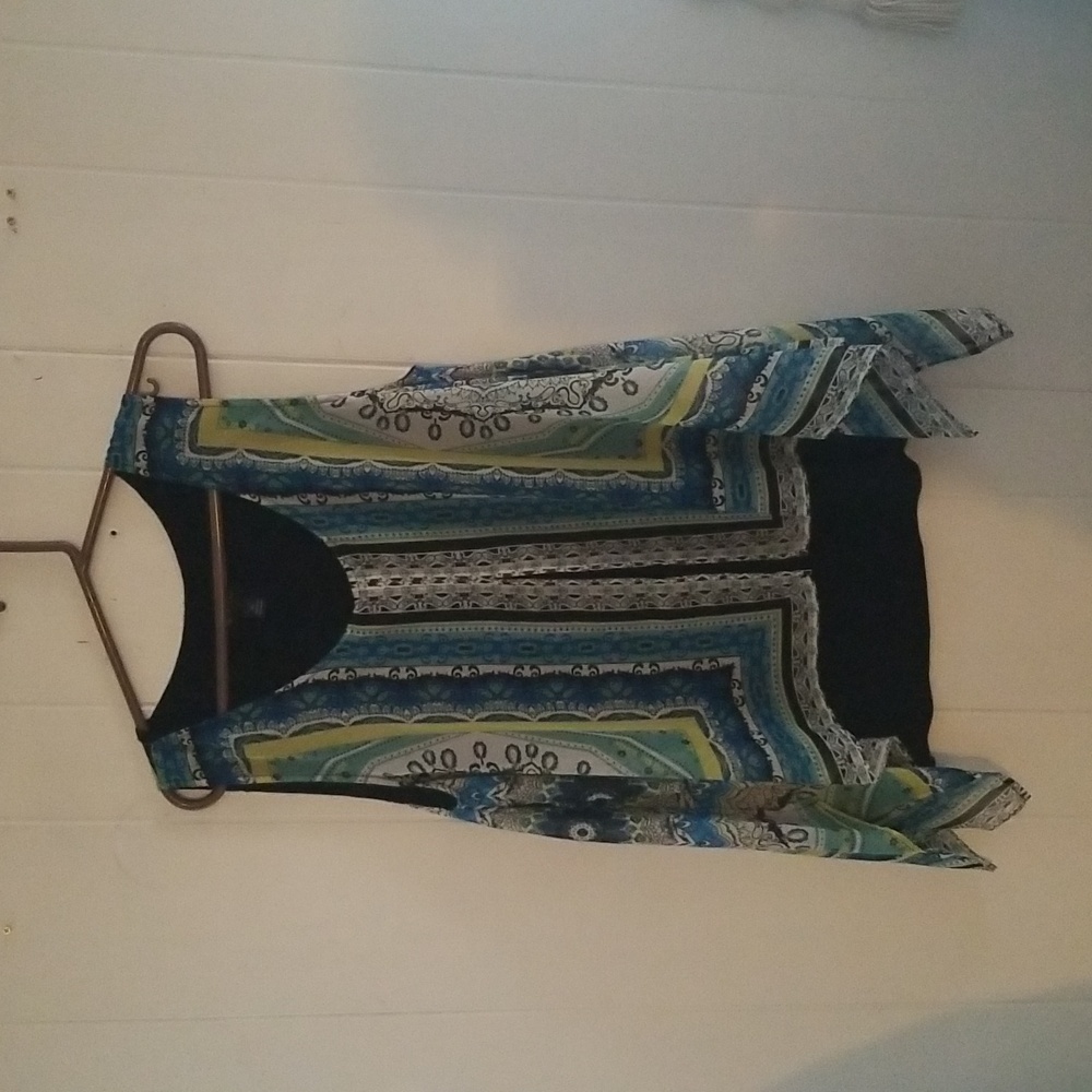 AB Studio sleeveless sharkbite tank size Extra Large shirt top